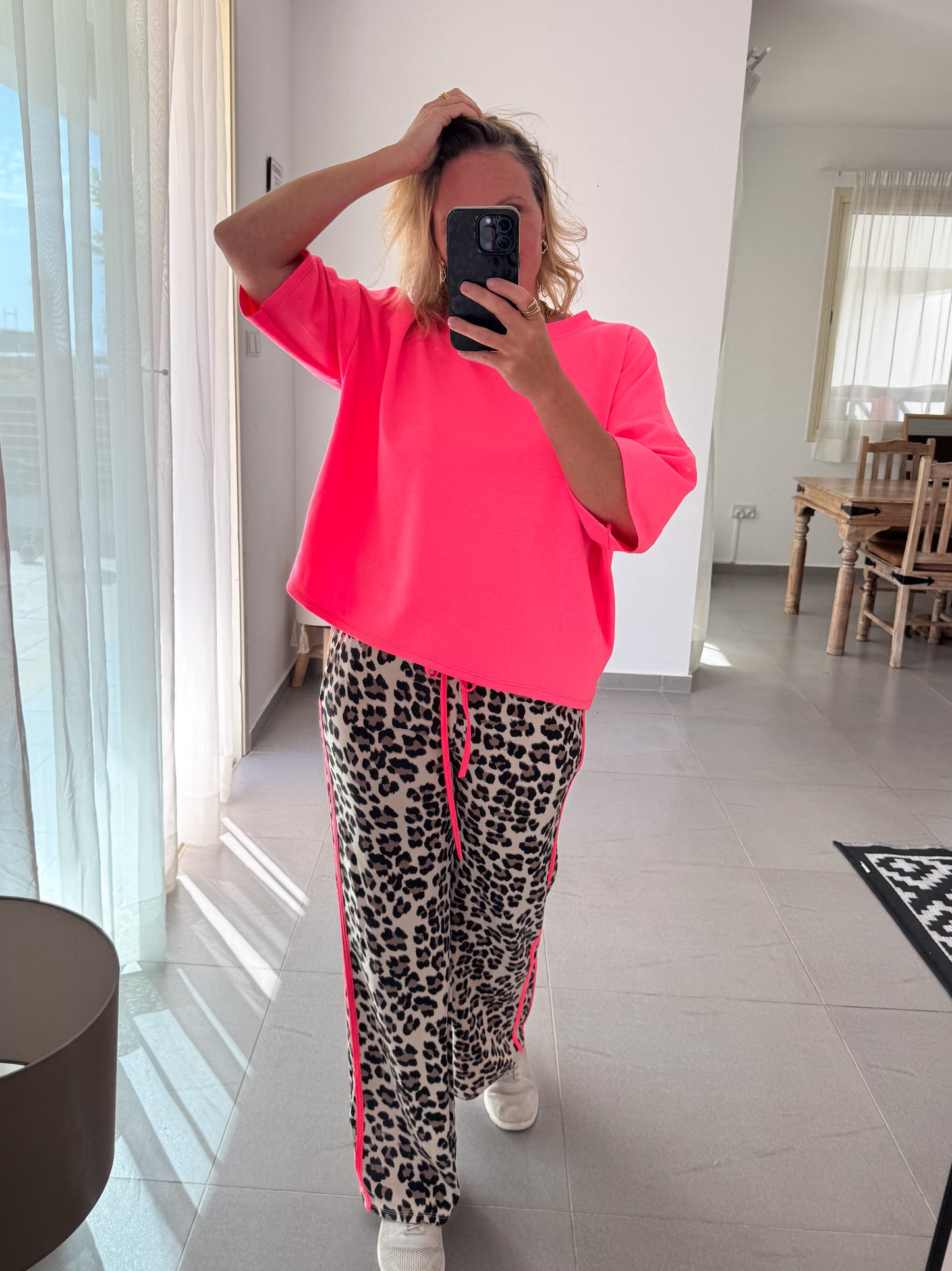 Leo Jogger mit Neonstreifen