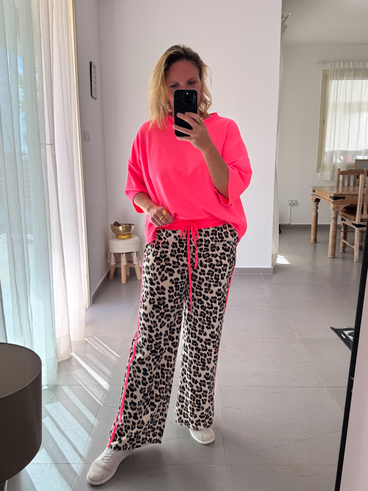 Leo Jogger mit Neonstreifen