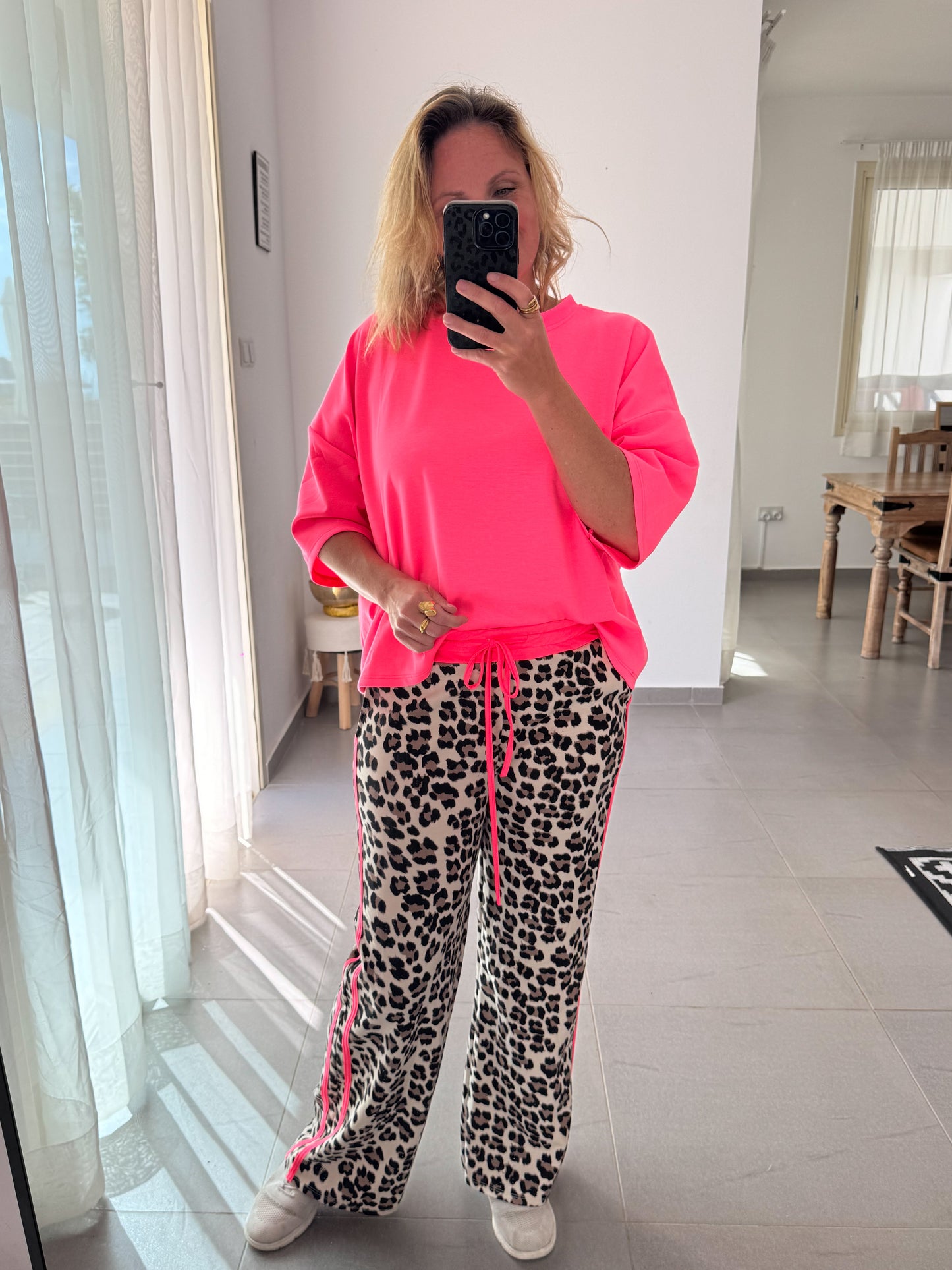 Leo Jogger mit Neonstreifen