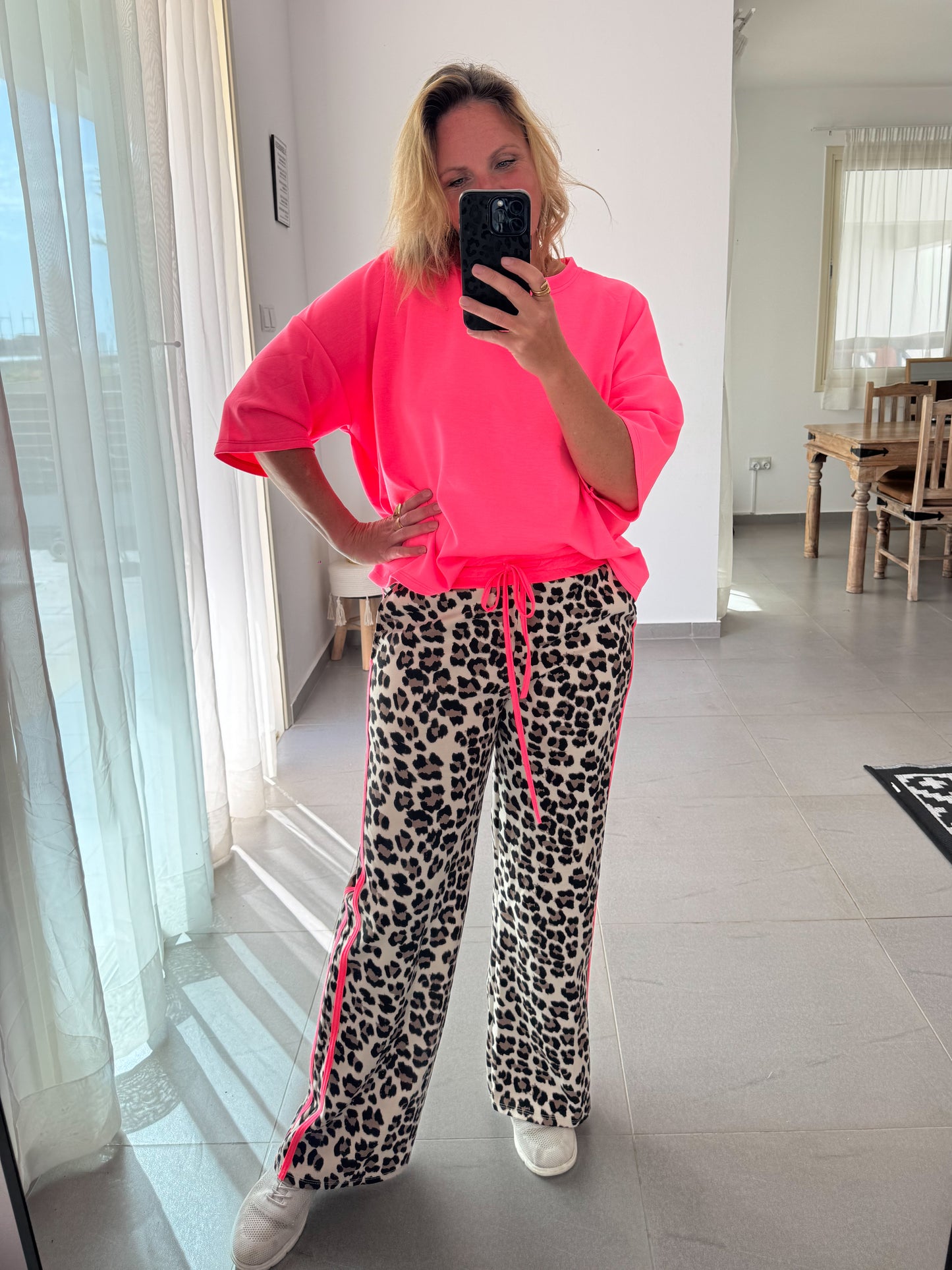 Leo Jogger mit Neonstreifen