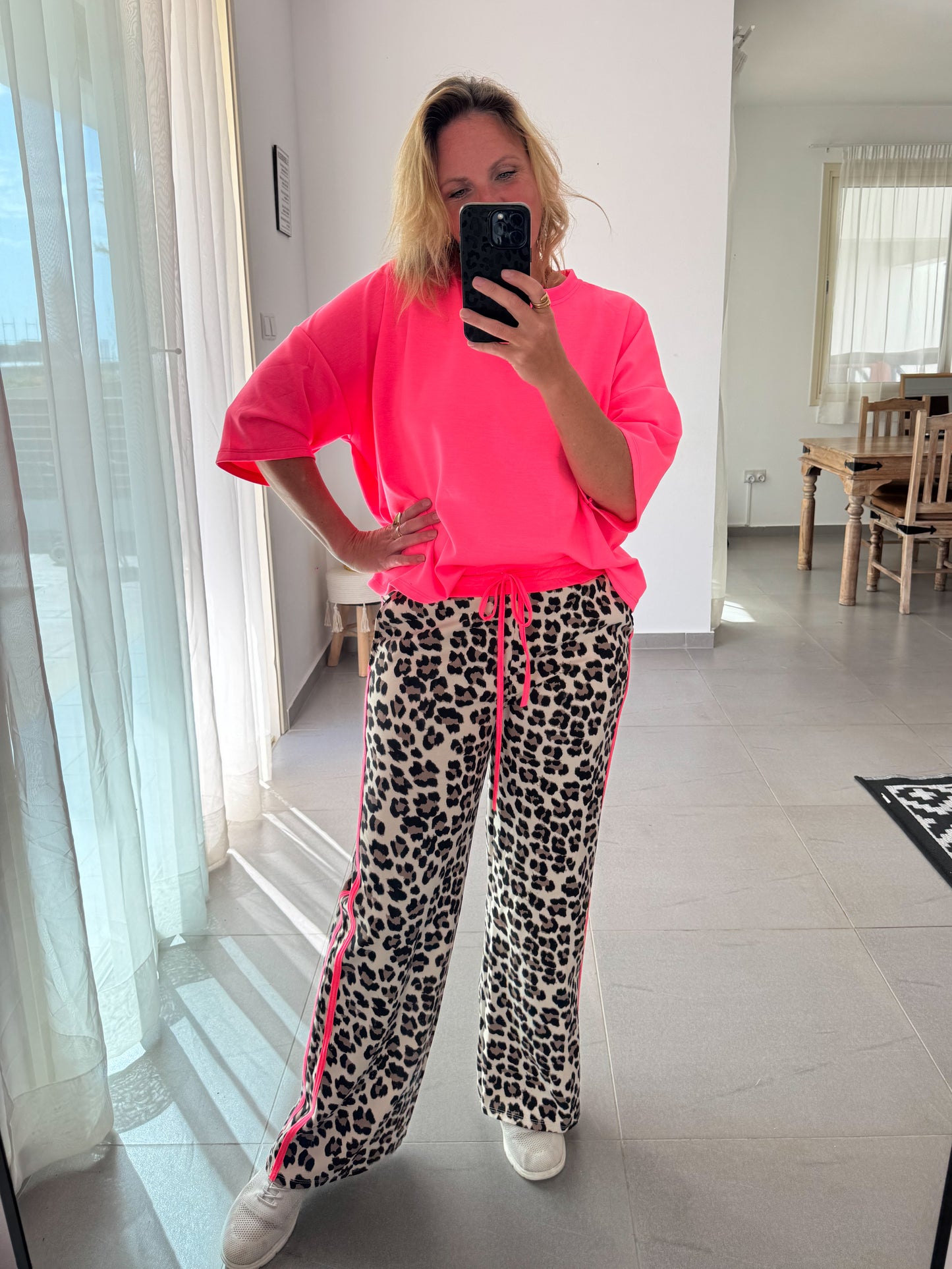 Leo Jogger mit Neonstreifen