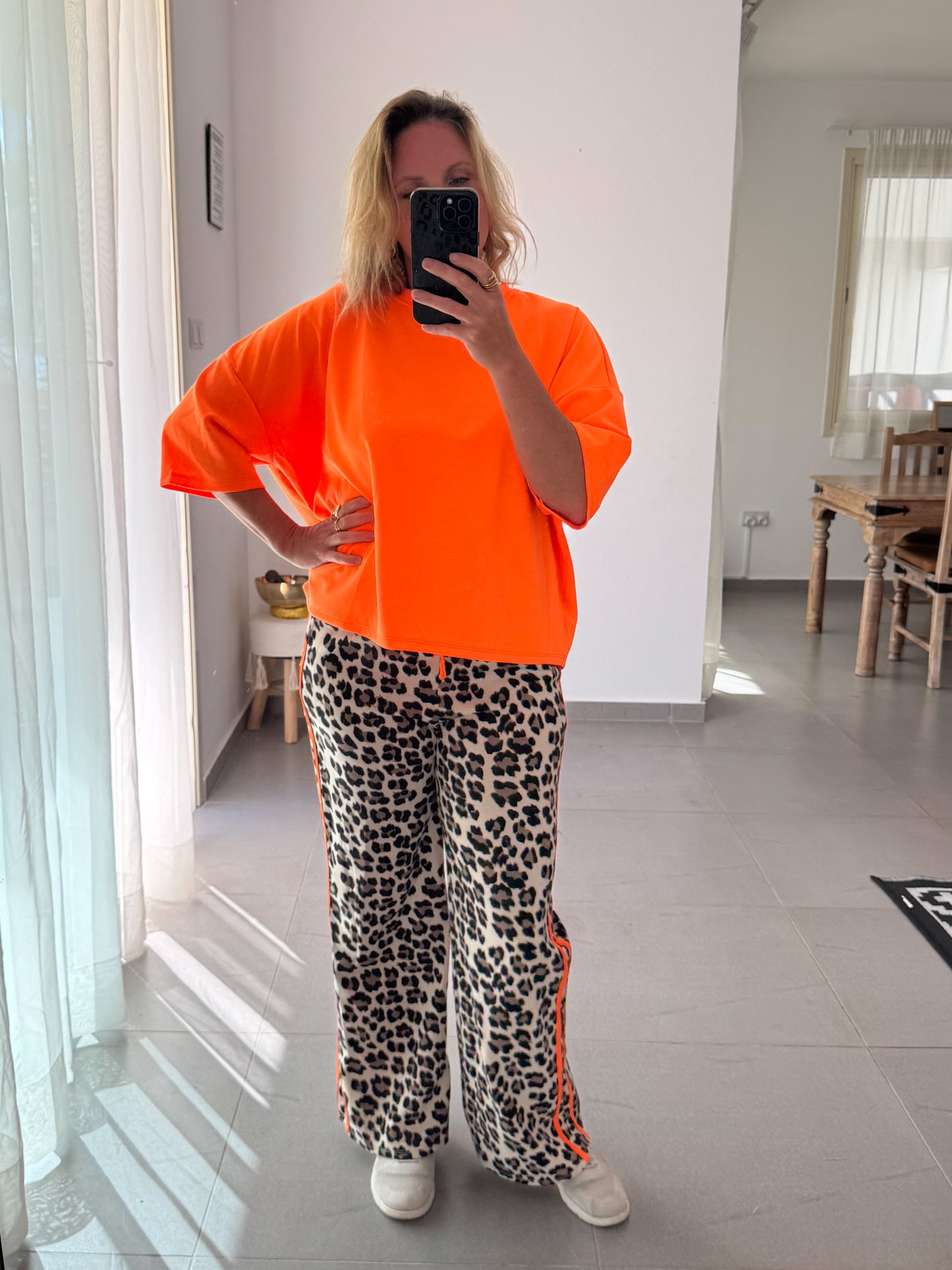 Leo Jogger mit Neonstreifen