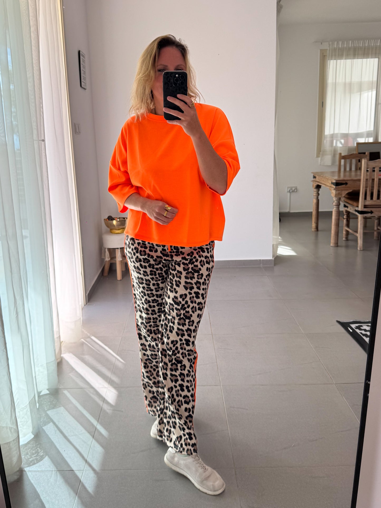 Leo Jogger mit Neonstreifen